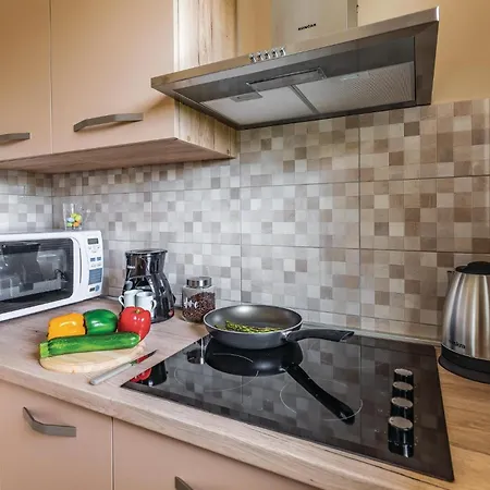 2 Bedroom Cozy In * Liznjan